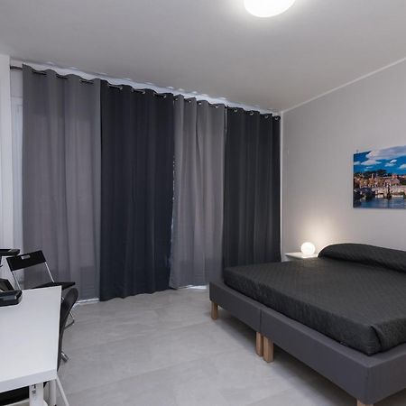 Travelershome Ciampino Airport Guesthouse 600M To Airport Kültér fotó