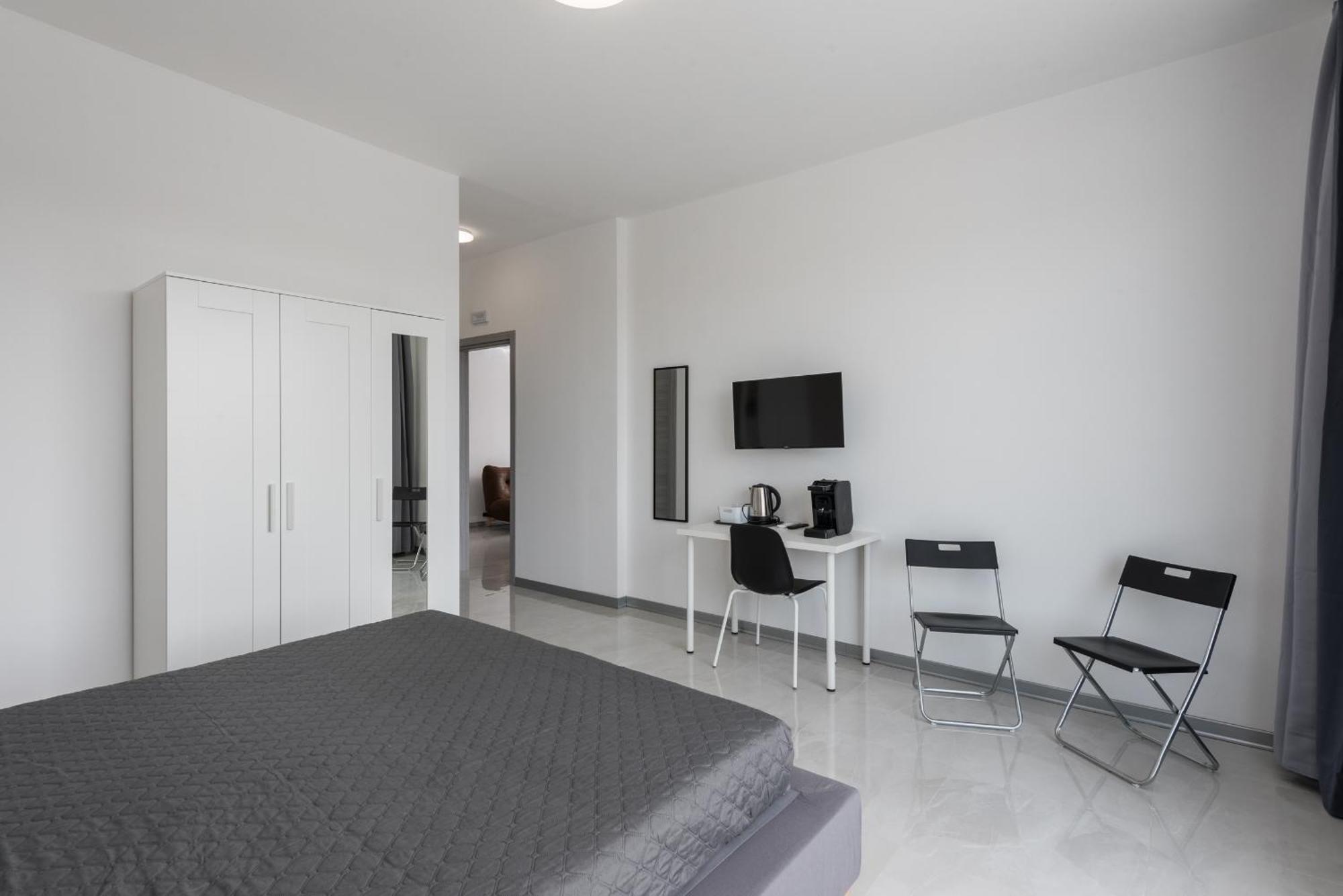 Travelershome Ciampino Airport Guesthouse 600M To Airport Kültér fotó