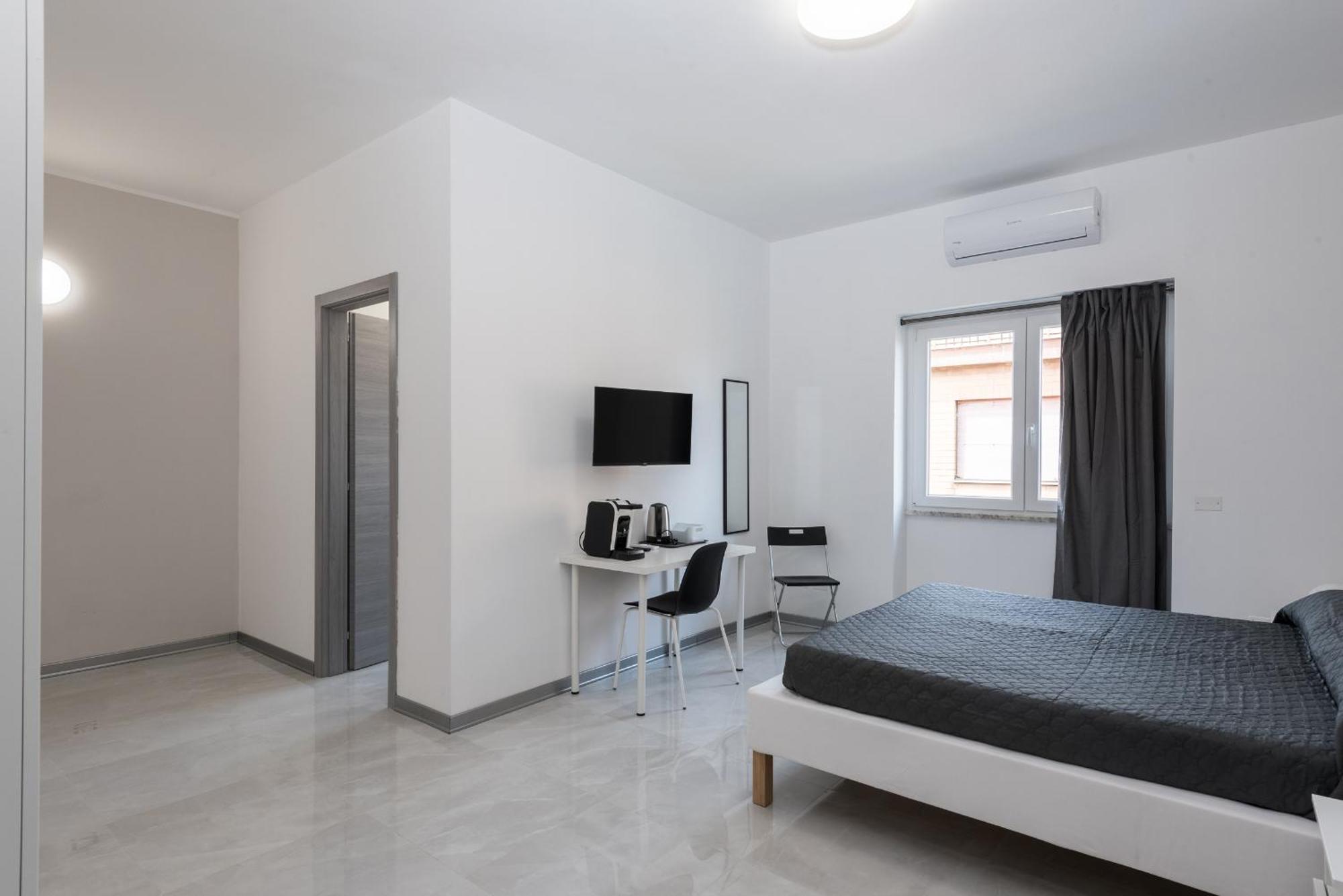 Travelershome Ciampino Airport Guesthouse 600M To Airport Kültér fotó