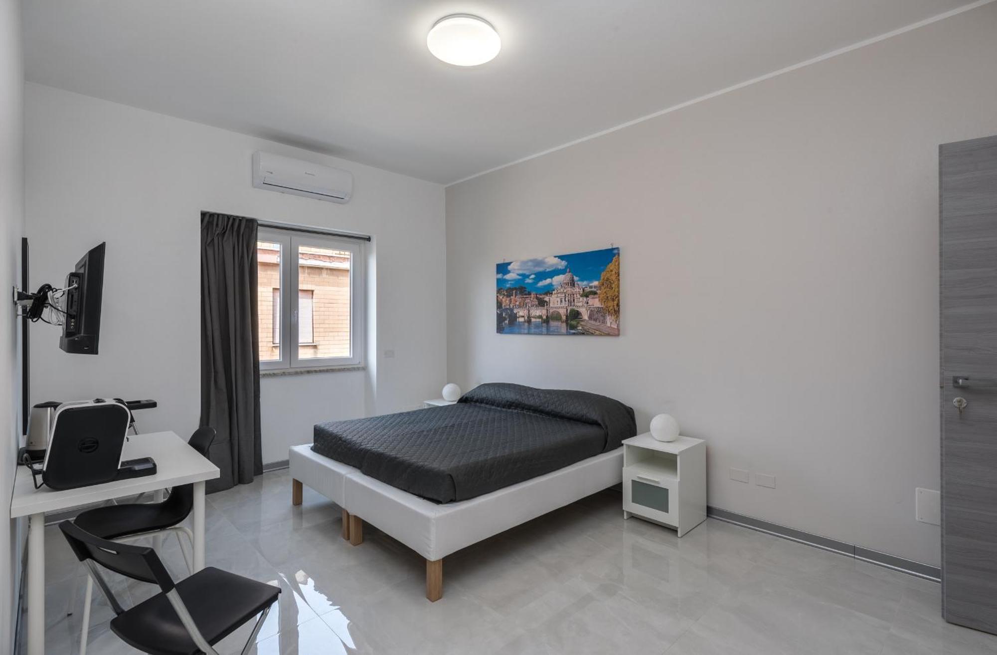 Travelershome Ciampino Airport Guesthouse 600M To Airport Kültér fotó