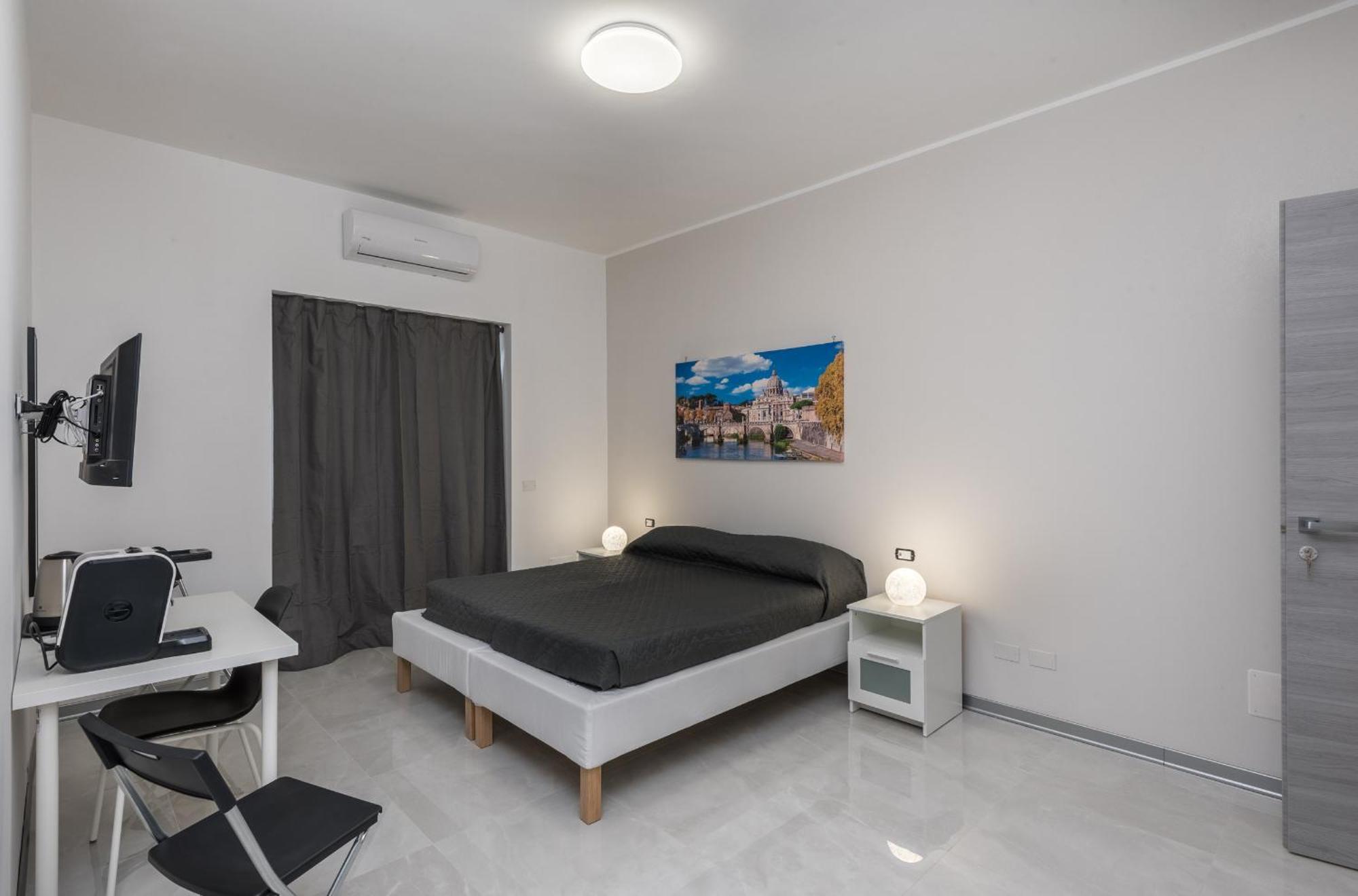 Travelershome Ciampino Airport Guesthouse 600M To Airport Kültér fotó