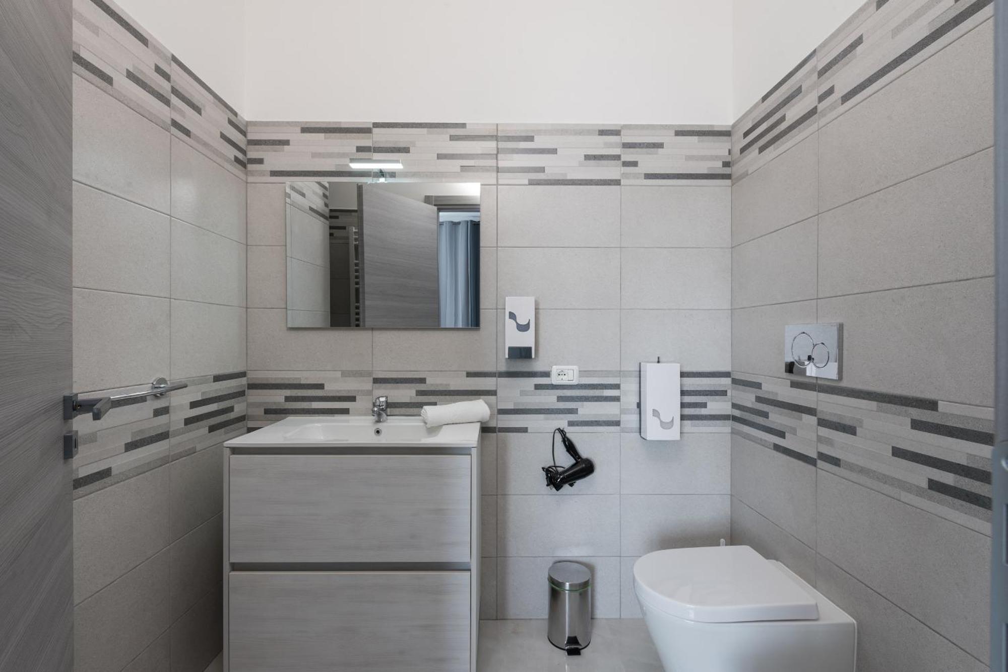 Travelershome Ciampino Airport Guesthouse 600M To Airport Kültér fotó