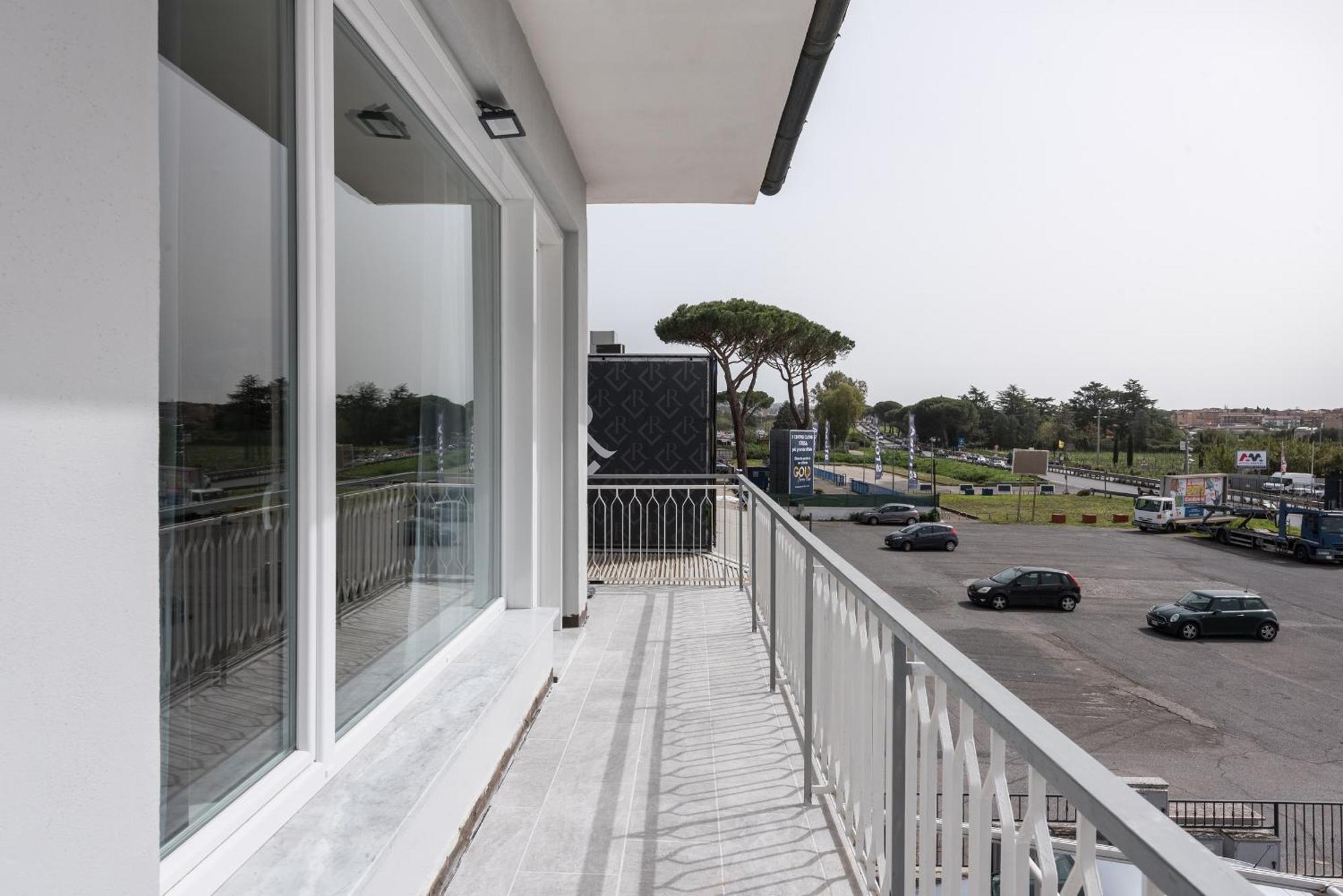 Travelershome Ciampino Airport Guesthouse 600M To Airport Kültér fotó